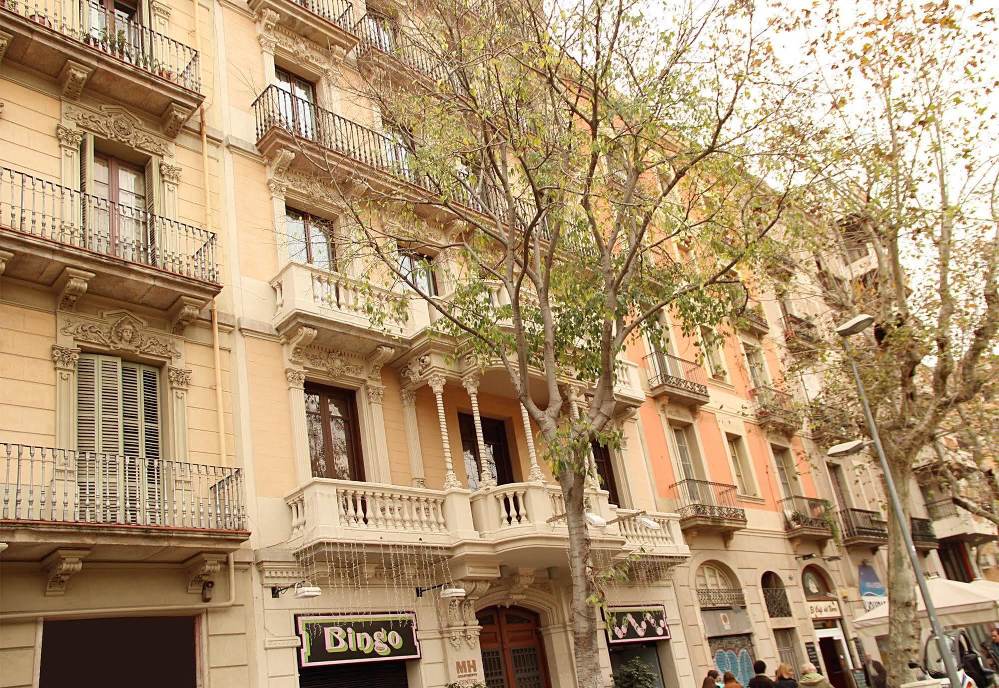 MH Apartments Center Barcelona Buitenkant foto