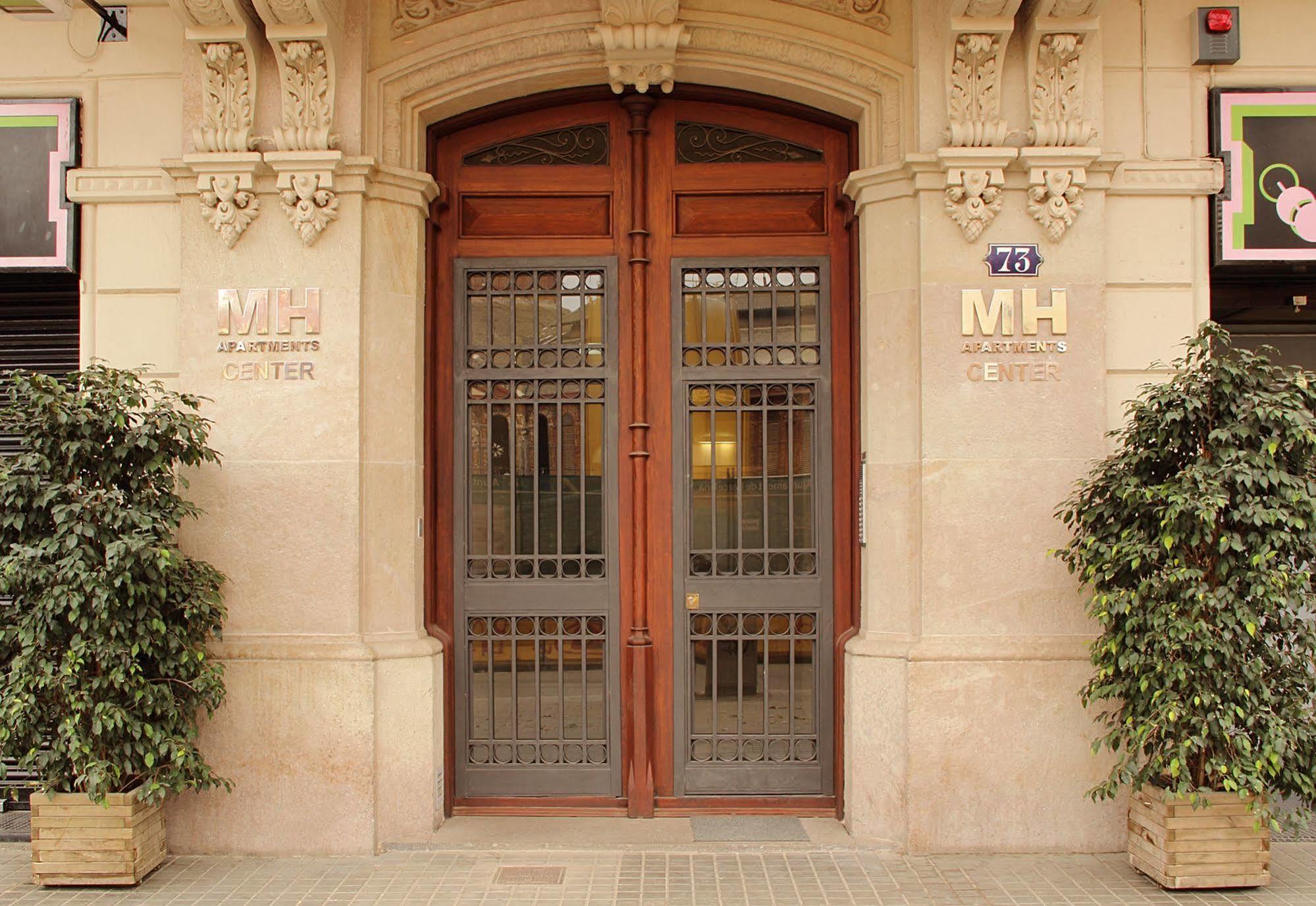 MH Apartments Center Barcelona Buitenkant foto