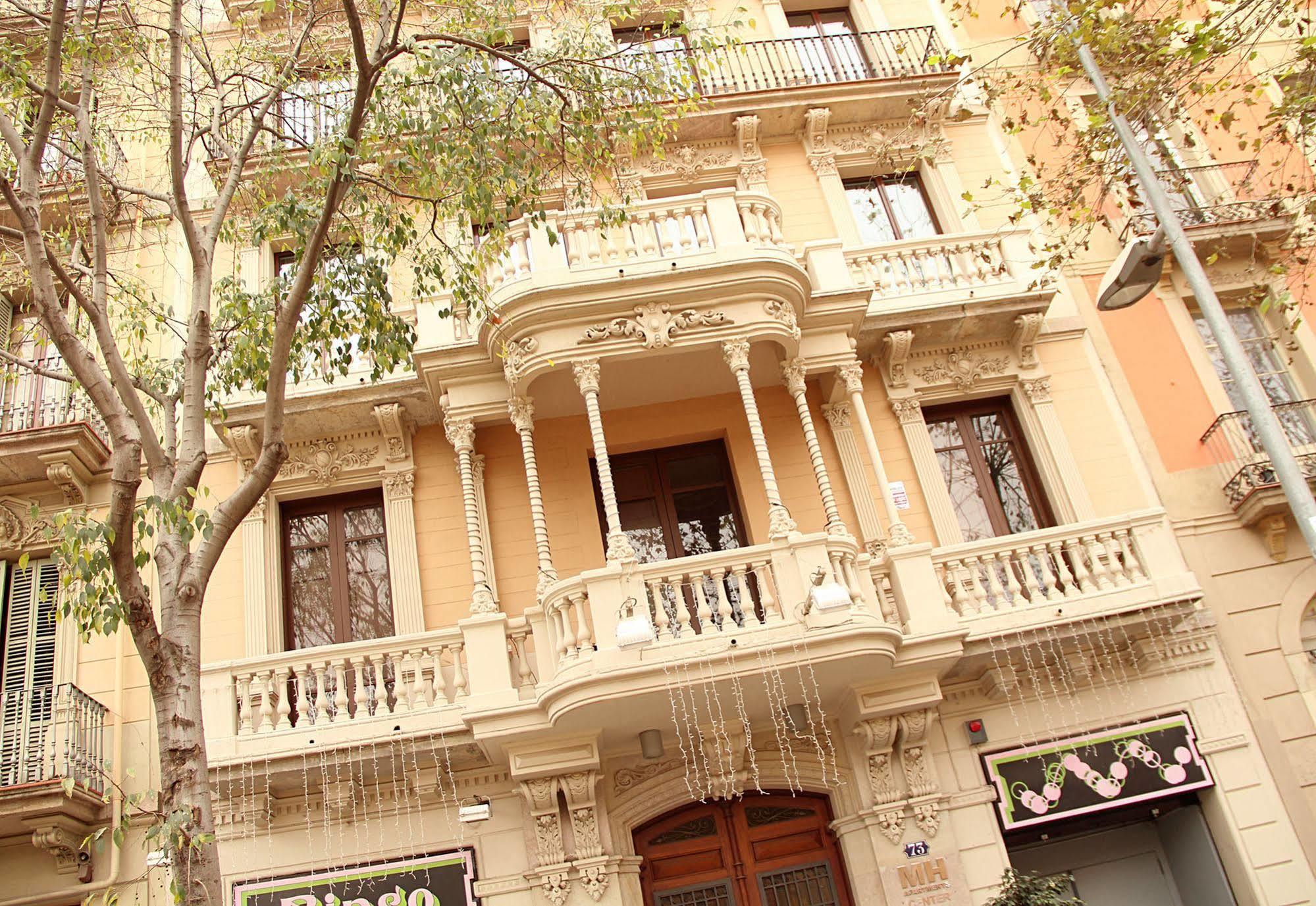 MH Apartments Center Barcelona Buitenkant foto