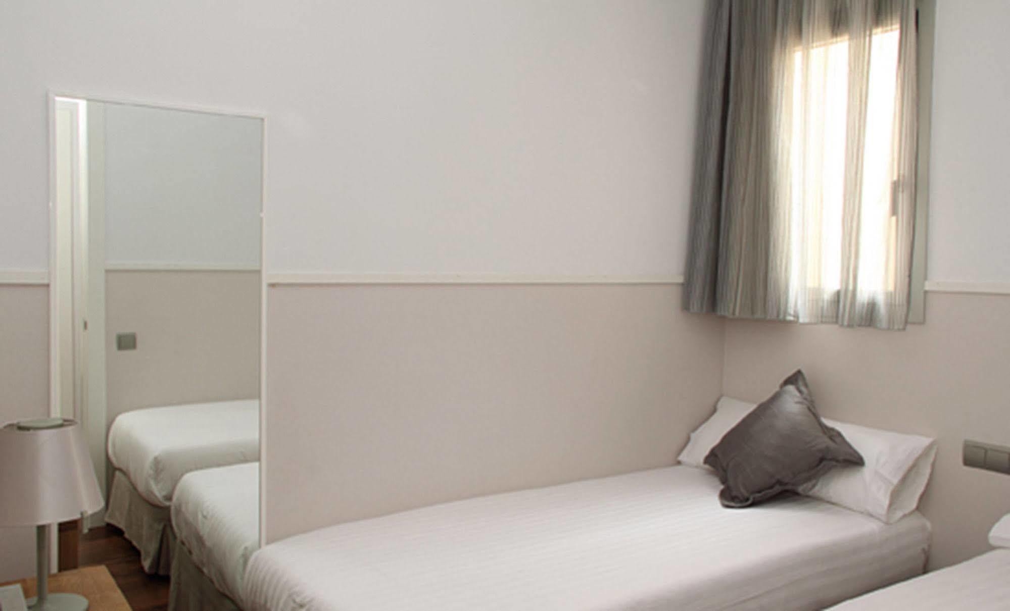 MH Apartments Center Barcelona Kamer foto